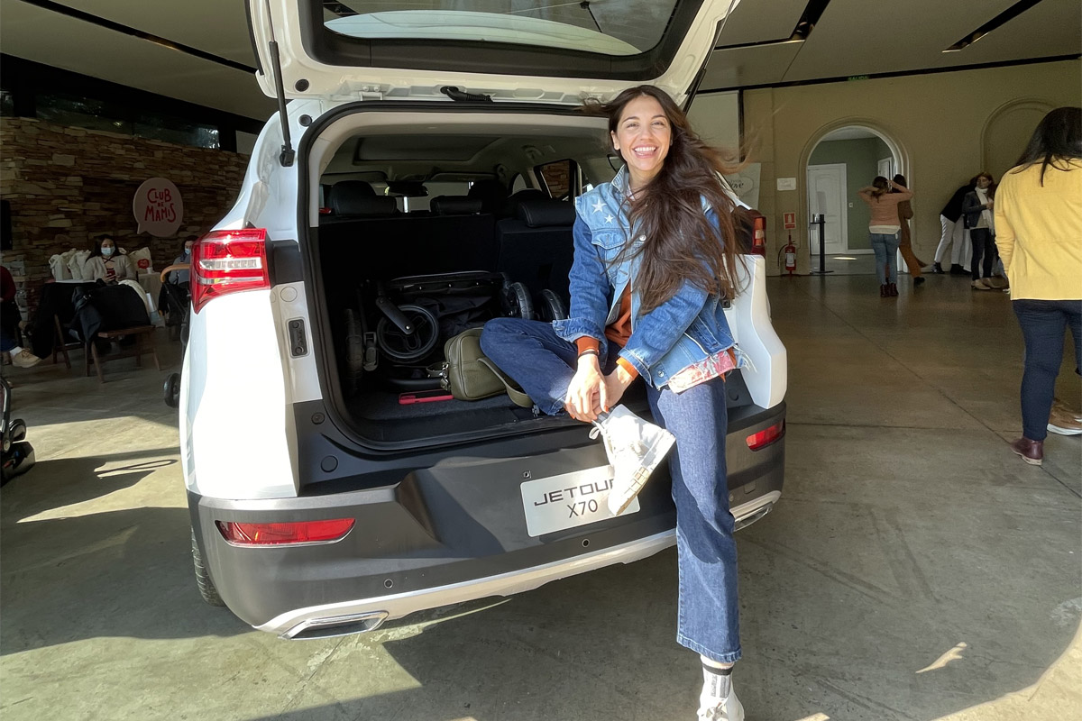 Jetour junto al Club de Mamis en el Cottage